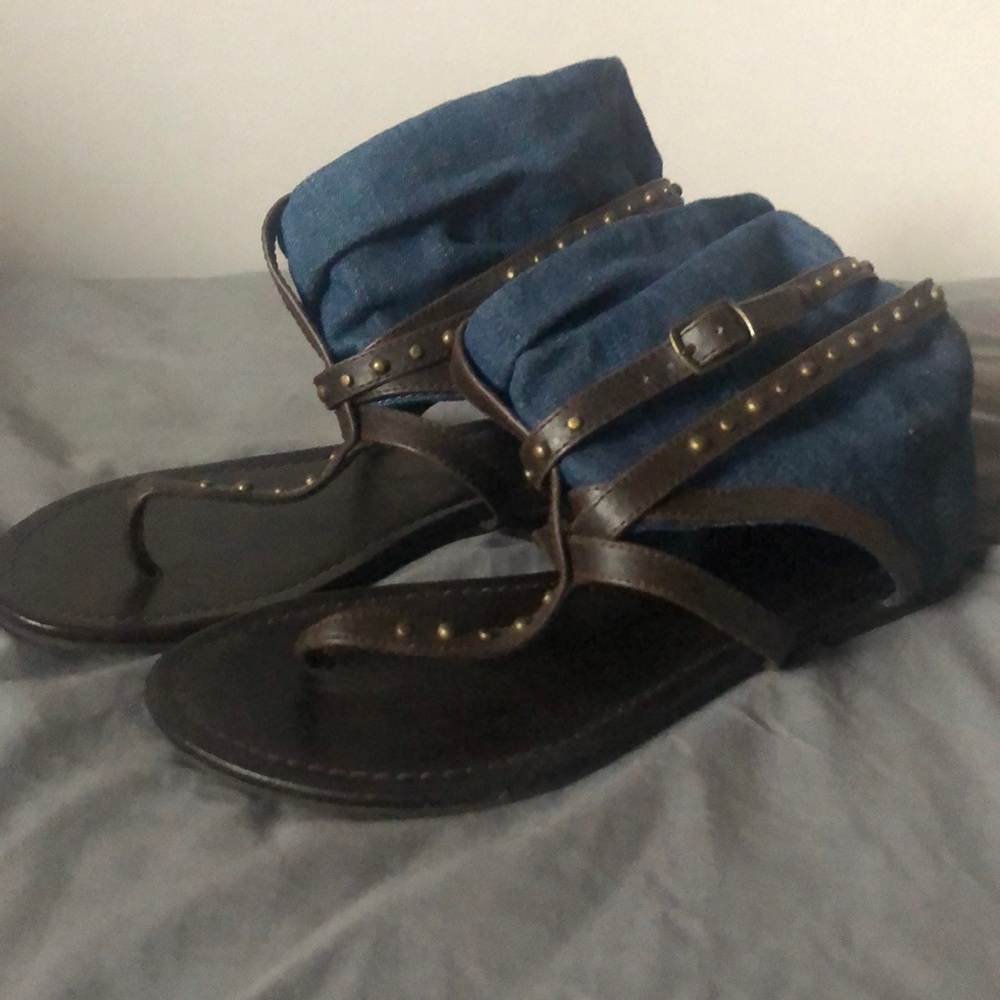 NWOT sandals
